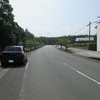 かつての補助滑走路だった所は道路に