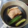 タレを入れて煮込みます！
