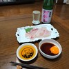 鯛刺身　酢醤油と黄身醤油