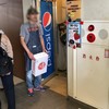 ロックオン１号店の入り口