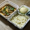 カレーうどん、ごま握りのあと飯付き