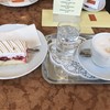 オーバーラーカフェでのケーキ