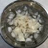 水でぬめりを取ってから氷水でしめます