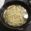 水炊きの残ったスープでうどんを煮込みます
