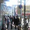 市川真間のクリーニング屋の前から真間銀座通りを望む