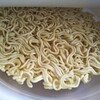 麺はノンフライちぢれ麺