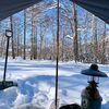 極寒の雪中キャンプでの