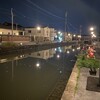 静かな夜の堀割り。