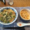 ランチはラーメンと半チャーハンを食べた