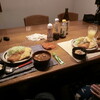 夕食は金曜日恒例のとんかつとカレーです
