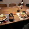 夕食は金曜日恒例のとんかつとカレーです