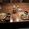 夕食は金曜日恒例のとんかつとカレーです