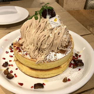 カフェ アクイーユ