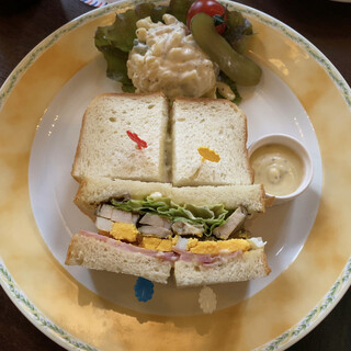 カフェ フロインドリーブ