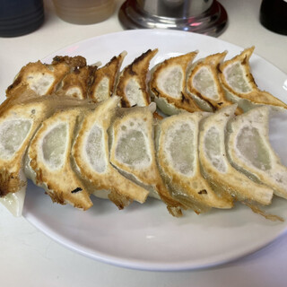 ぎょうざ専門店 赤萬