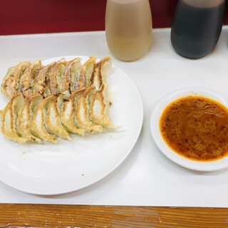 ぎょうざ専門店 赤萬