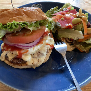 [閉店]バーガーズベース