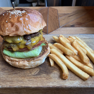 マクレーン オールドバーガースタンド