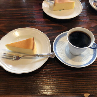 カフェ・アンセーニュ・ダングル