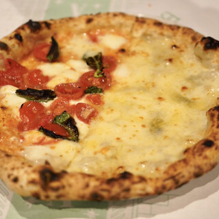 ア フェネステッラ