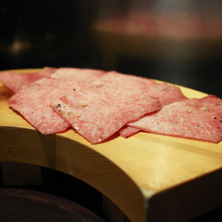 炭火和牛焼肉 じろうや