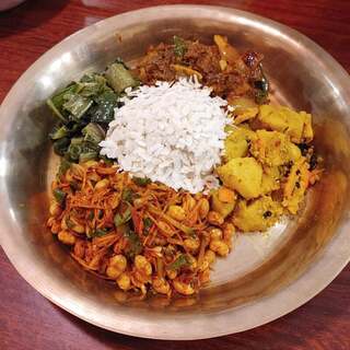 プルジャ ダイニング