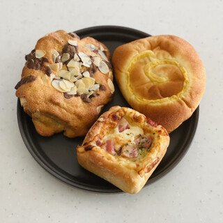 とらやベーカリー