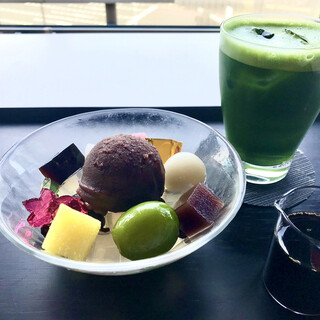 トラヤ トウキョウ