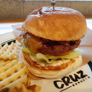 CRUZ BURGERS & CRAFT BEERS