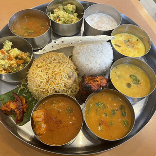 カレーリーブス カフェ&レストラン