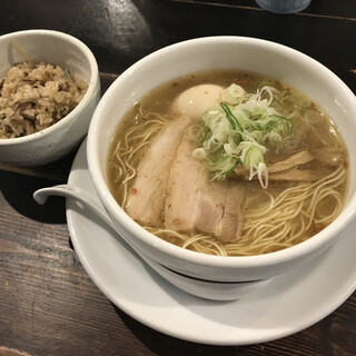 ラーメン専門店 徳川町 如水
