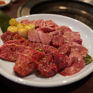 炭火焼肉 久