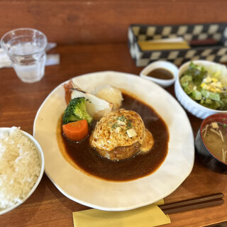 ハンバーグ食堂 榎本よしひろ商店