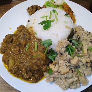 スパイスバル猫六