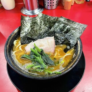 豚骨醤油ラーメン 王道家