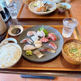 ごはんや 飯すけ