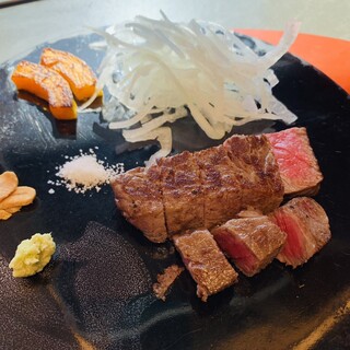 ステーキ・鉄板焼き