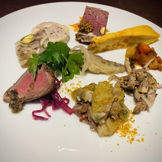 横浜馬車道 旬の肉料理イタリアン オステリア・アウストロ