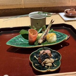 青蓮院門跡前 月おか