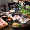 まいうKOREA - 料理写真:炭火サムギョプサルを農家直送野菜に包んでどうぞ!! 当店は、深谷市にある自家農園と弥富市にある契約農家から安全・新鮮な朝採り野菜を直送してお客様に提供しています。