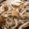 月島もんじゃ がってん - 料理写真:・５種のきのこバター９５０円
　　きのこの香りを大量に味わえます
