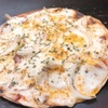 鉄板バル藤村商店 - 料理写真:人気№１　嘘つきピザ