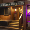 HYOE'S BURGERS + FRIES - メイン写真: