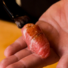 熟成鮨 万 - 料理写真:鮨は、食する人に合わせながら店主が握っていく