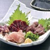 鶏ひげ - 料理写真:1日2食限定の媛っこ地鶏の鶏刺は食べる価値ありです！