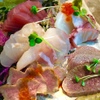 あっき - 料理写真:人気NO,1の石垣牛炙り＆近海刺身の盛合せ