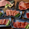 Wagyu Ue-Go Mesuu Shi To Jukusei Gyuushi Taniku Ya Ichiyuku - メイン写真: