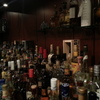 Bar cheftender - 内観写真:ひしめき合うボトル群。スタンダード品からボトラーズブランドまで。