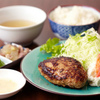 Shimagyuu - 料理写真:あぐーハンバーグ定食（ランチメニュー）：あぐーのミンチを使った、ジューシーで旨味たっぷりのハンバーグ