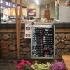 廻鮮寿司処　タフ - 内観写真:店内入口です。おススメ食材が黒板に◎